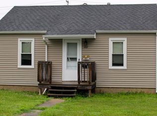 1927 11th St APT A, Charleston, IL 61920