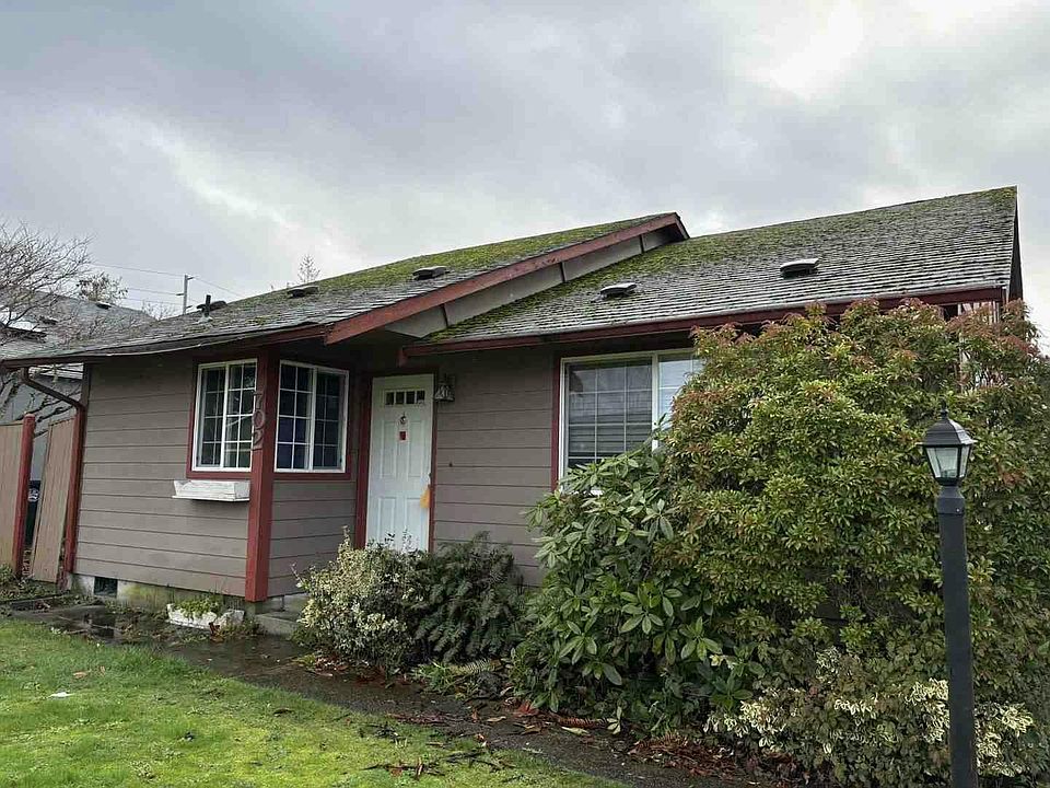 1st image of 702 Salzburg Ln SE