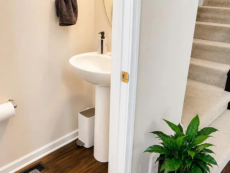 2046 Elm Tree Ct — Photo 2