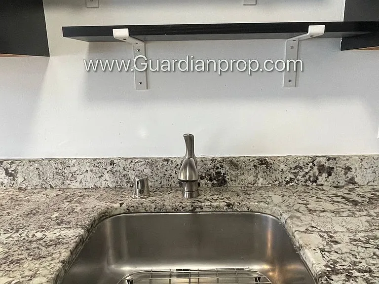 735 Tyler St NE #4 — Photo 4