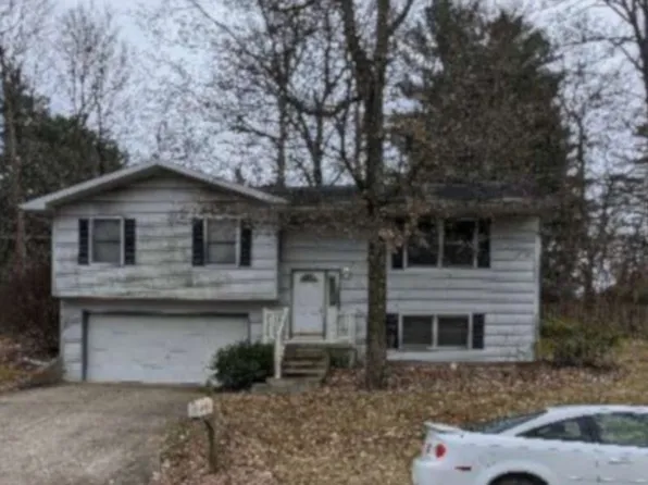4066 N Brookwood Dr, Bloomington, IN 47404