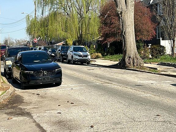 5th image of 7352 Woodcrest Ave