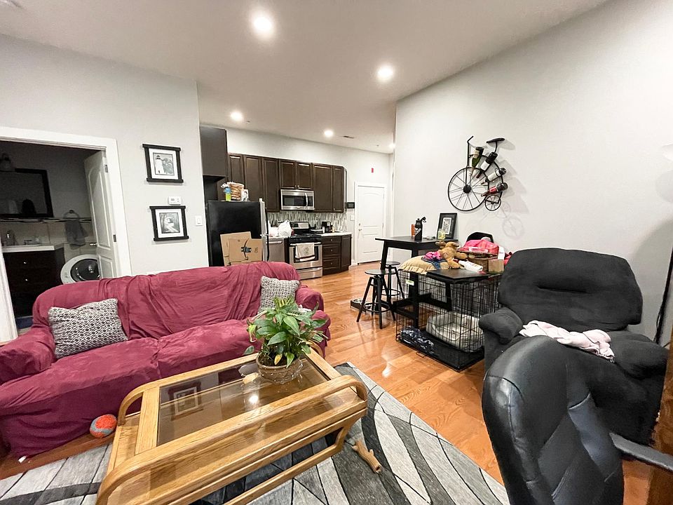 1st image of 1236 E Columbia Ave #6A