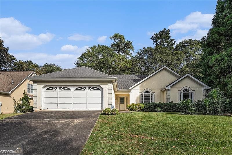1st image of 125 Hampton Park Dr