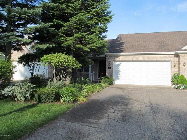 1st image of 11 Aspen Ln NE #76