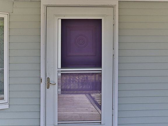 3rd image of 8 Pine Ridge End
