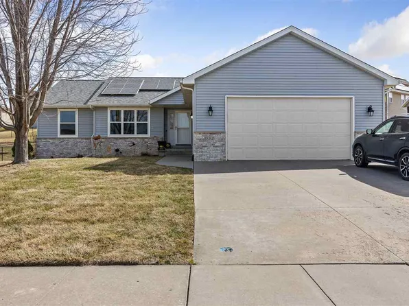 552 Doe Ave, Tiffin, IA 52340