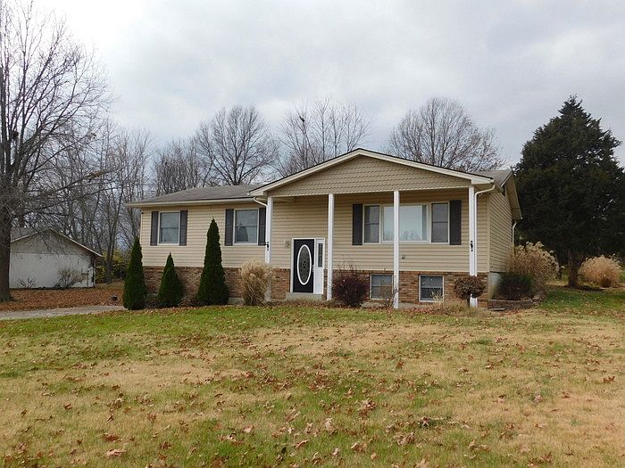 1st image of 13 Graystone Dr
