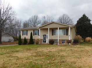 13 Graystone Dr, Troy, MO 63379
