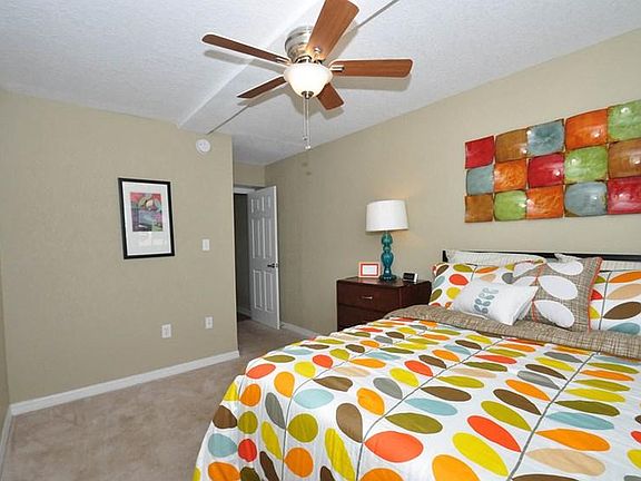 3rd image of 1009 6th Ave S APT 203