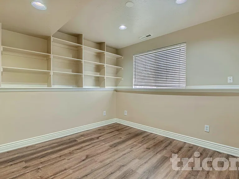 5206 S Midland Dr — Photo 8