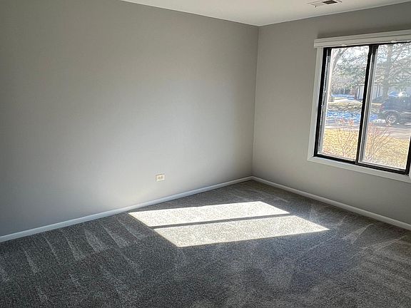 5th image of 1008 E Glavin Ct