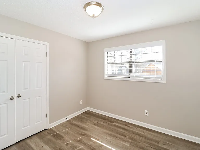 5642 Crievewood Dr — Photo 13