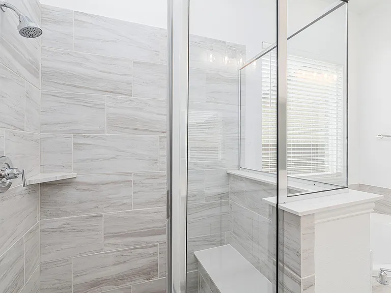 908 Utica Dr — Photo 34