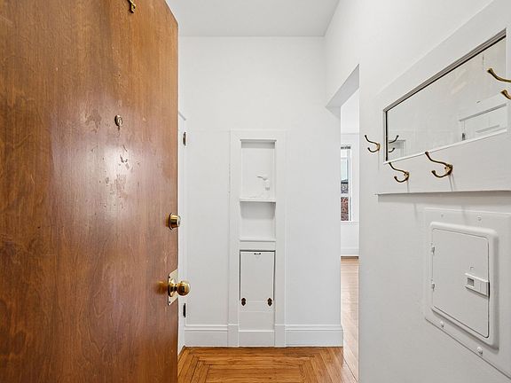 2nd image of 945 Larkin St APT 44