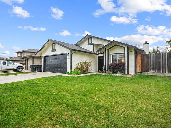 3rd image of 1017 Jayhawk Way