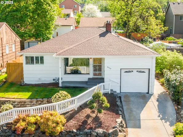4009 NW Rose St, Vancouver, WA 98660