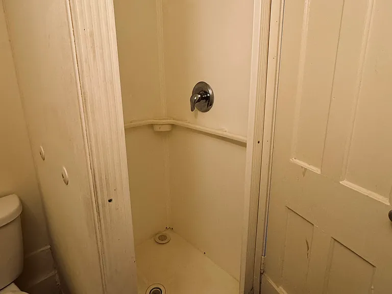 6 Clarke St #1 — Photo 9