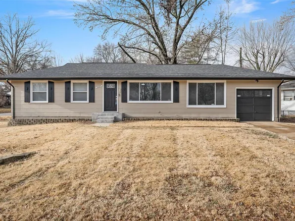 10065 Hedge Dr, Saint Louis, MO 63137