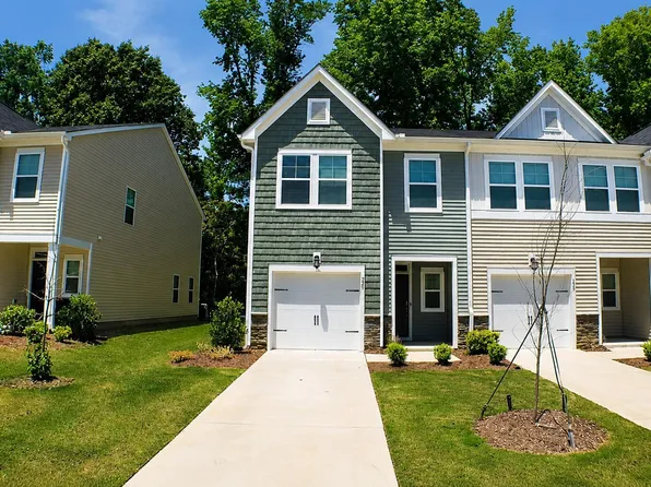 225 Peebles Dr, Smithfield, NC 27577