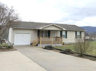 192 Kay Springs Cir, Jacksboro, TN 37757