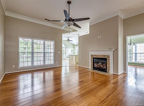 4th image of 208 Riverfront Pkwy #3