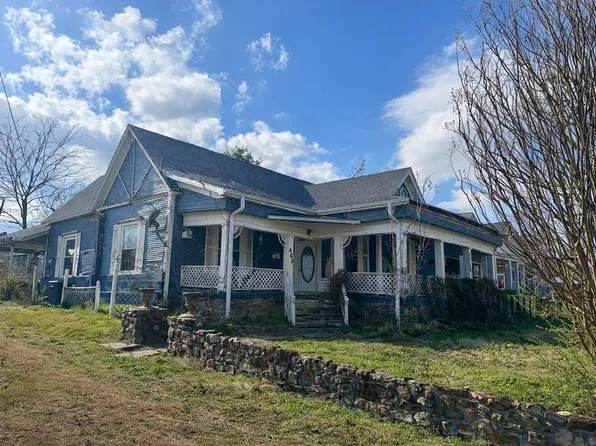 403 7th St, Mena, AR 71953