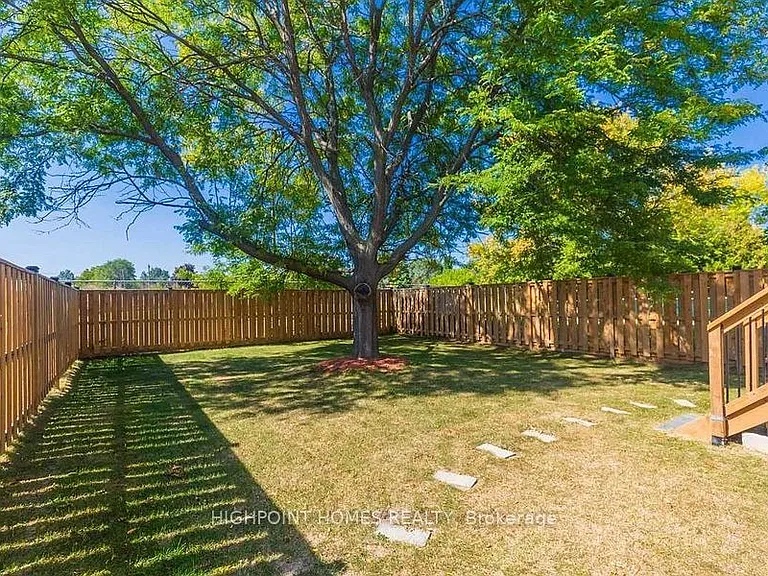 72B Gooderham Dr #UPPER — Photo 10