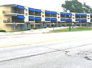 9525 S Kedzie Ave, Evergreen Park, IL 60805