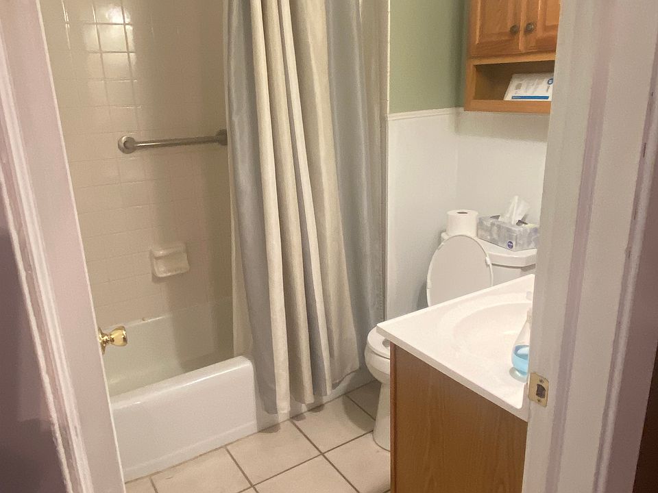 Bath with safety rails