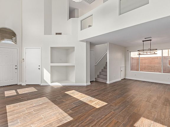 5th image of 3325 E Waltann Ln