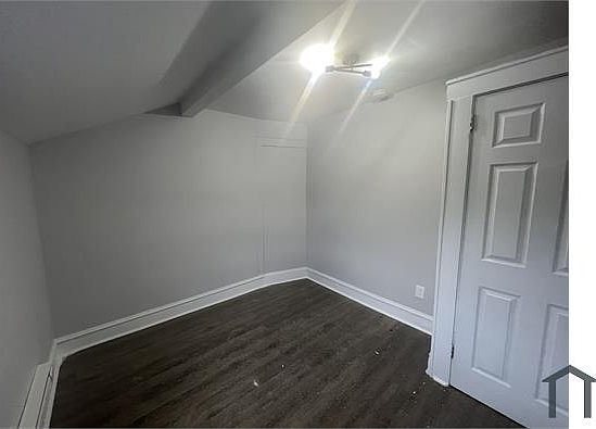 5th image of 233 N 18th St Floor 3