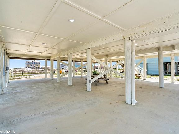 4th image of 5811 Pizarro Ave