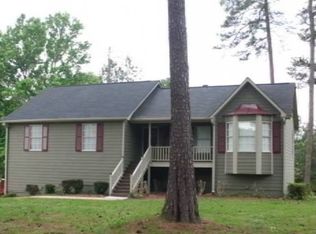 569 Scarborough Rd, Ellenwood, GA 30294