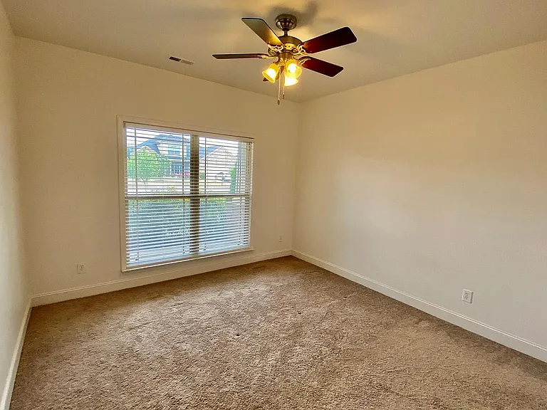 115 Woodvale Dr — Photo 21