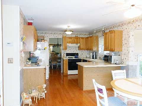 4th image of 121 Washington Ave