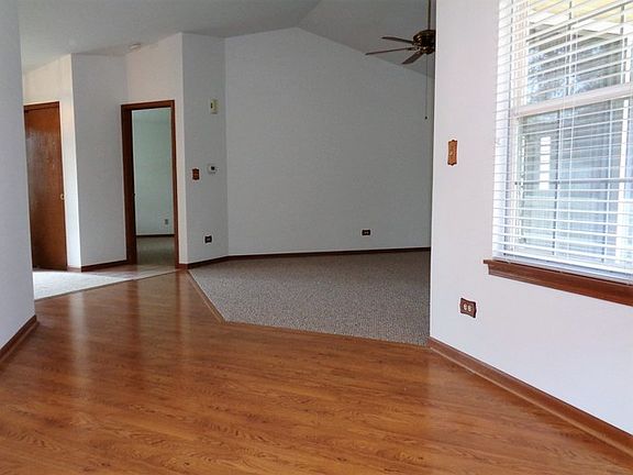 4th image of 21312 W Silktree Cir