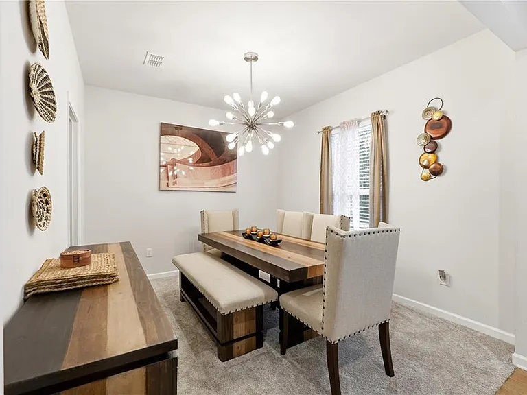 45 Woodford Dr — Photo 4