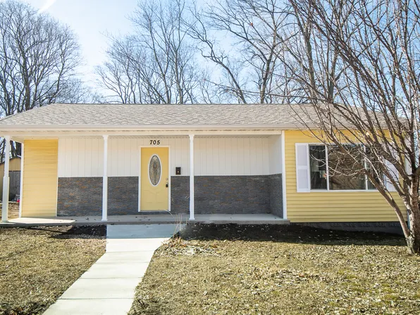 705 Nachusa Ave, Dixon, IL 61021