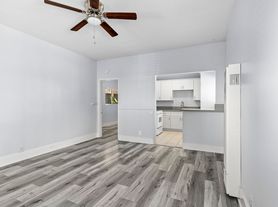 119 Orange Ave