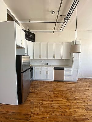 4th image of 380 Troutman St #305