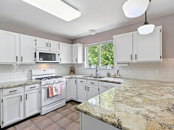 2nd image of 3667 Bostons Farm Dr