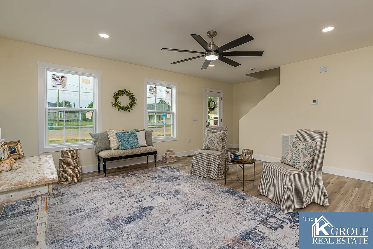3 bed, 2.5 bath, 1438 sqft, $1,800 — Photo 2