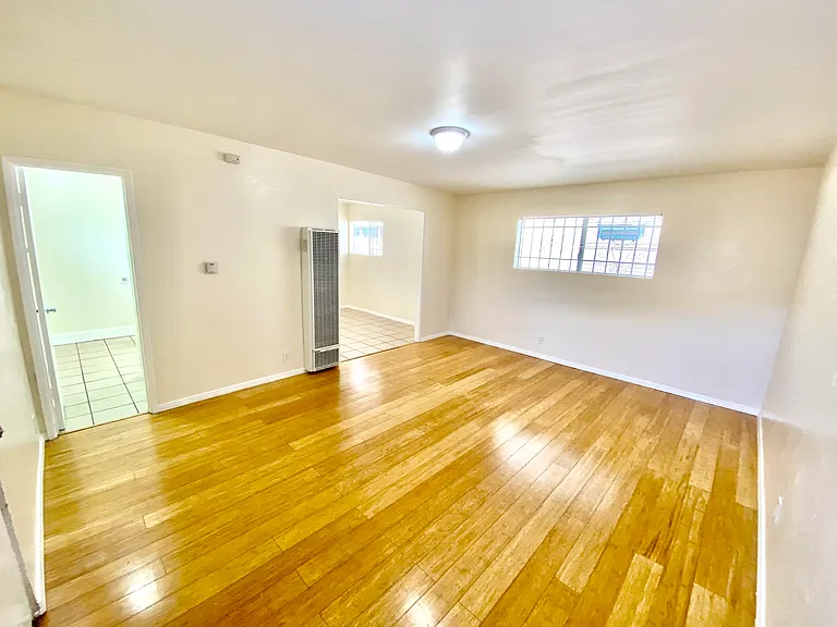 1532 Locust Ave — Photo 5