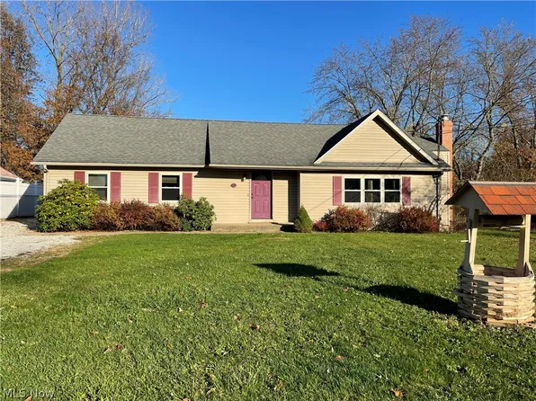 939 Milo White Dr, Akron, OH 44312