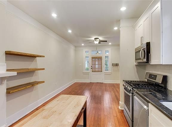 5th image of 4727 Laurel St