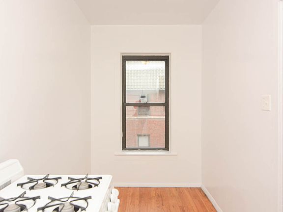 5th image of 3308 W Schubert Ave APT 3S