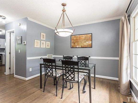 3rd image of 5 Foxlair Ct