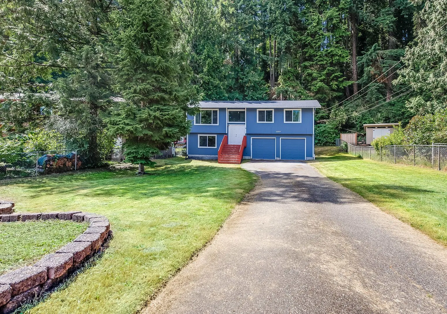 Updated split level home in Shoreline with fenced yard and 2 car garage at $3400! — Photo 3