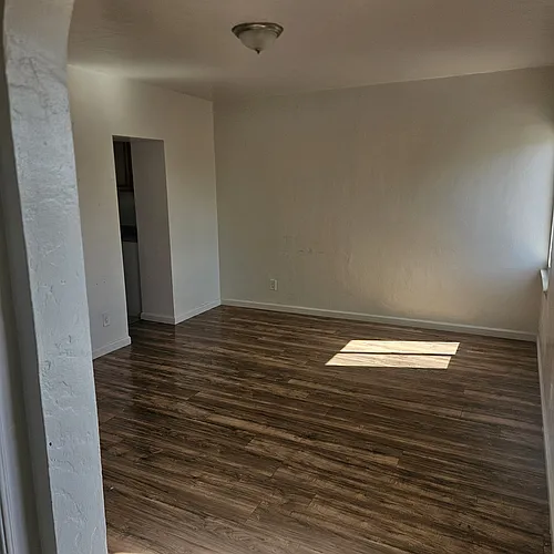 316 Locust Ave Photo 1
